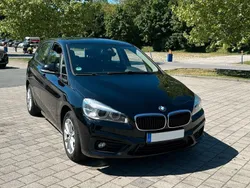 Schwarz Gebraucht 2016 BMW 218 Active Tourer Van / Kleinbus | 11.000 € (Fairer Preis)