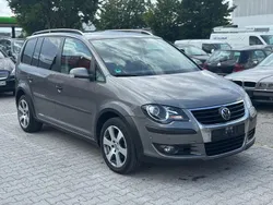 Grau Gebraucht 2008 VW Touran Cross Van / Kleinbus | 4.490 € (Fairer Preis)