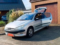 Silber Gebraucht 2003 Peugeot 206 Kleinwagen | 2.700 € (Etwas zu teuer)