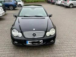 Schwarz Gebraucht 2005 Mercedes C200 Coupé | 2.000 € (Fairer Preis)