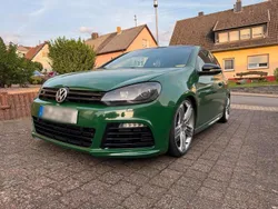 Grün Gebraucht 2010 VW Golf VI R Limousine | 17.000 €