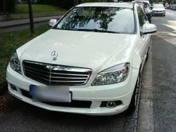 Weiß Gebraucht 2008 Mercedes C180 Elegance Limousine | 10.400 €