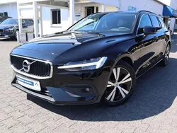 Black solid stone Gebraucht 2022 Volvo V60 Momentum Kombi | 19.990 € (Superpreis)