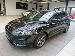 Schwarz Gebraucht 2020 Ford Focus ST-Line Limousine | 12.999 € (Fairer Preis)