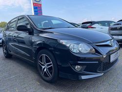 Schwarz Gebraucht 2011 Hyundai i30 Classic Limousine | 2.199 € (Etwas zu teuer)