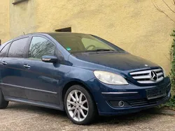 Blau Gebraucht 2006 Mercedes B200 Van / Kleinbus | 1.550 €