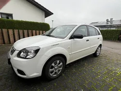 Weiß Gebraucht 2010 Kia Rio Kleinwagen | 4.999 € (Teuer)