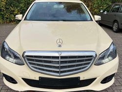 Hellelfenbein unilack Gebraucht 2016 Mercedes E220 Limousine | 5.800 € (Fairer Preis)