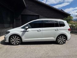 Weiß Gebraucht 2017 VW Touran Highline Van / Kleinbus | 18.999 € (Etwas zu teuer)