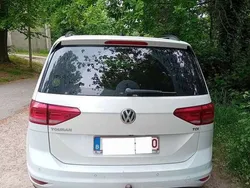 Gebraucht 2016 VW Touran Trendline Van / Kleinbus | 13.900 € (Teuer)