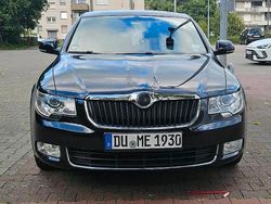 Schwarz Gebraucht 2011 Skoda Superb Limousine | 5.900 € (Fairer Preis)