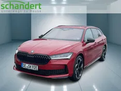 Karminrot metallic Neu 2025 Skoda Superb SportLine Kombi | 56.660 € (Teuer)
