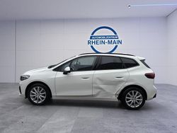 Weiß Gebraucht 2024 BMW 218 Active Tourer Sport Line Van / Kleinbus | 22.500 €