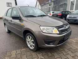 Braun Gebraucht 2017 Lada Granta Limousine | 2.350 €