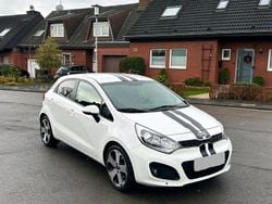 Weiß Gebraucht 2011 Kia Rio Limousine | 4.500 € (Fairer Preis)