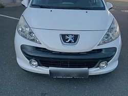 Weiß Gebraucht 2008 Peugeot 207 Kleinwagen | 1.900 € (Guter Preis)