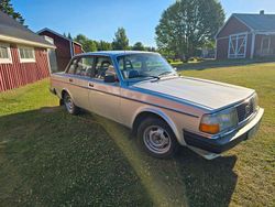 Silber Gebraucht 1981 Volvo 244 Limousine | 6.800 €