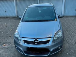 Silber Gebraucht 2007 Opel Zafira Van / Kleinbus | 3.799 € (Etwas zu teuer)