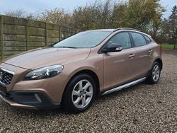 Gebraucht 2013 Volvo V40 CC Kinetic Kombi | 5.390 €