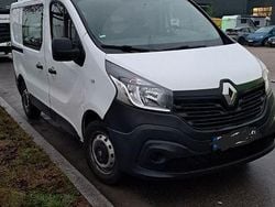 Weiß Gebraucht 2017 Renault Trafic Komfort Van / Kleinbus | 13.300 € (Fairer Preis)