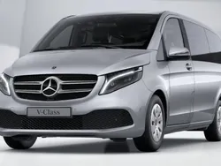 Andere Gebraucht 2023 Mercedes V220 Van / Kleinbus | 56.190 € (Etwas zu teuer)