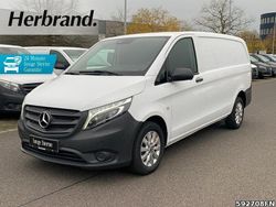 Weiß Gebraucht 2021 Mercedes Vito Van / Kleinbus | 23.776 € (Teuer)