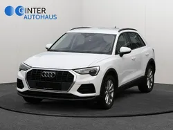 Weiß Gebraucht 2021 Audi Q3 Ambiente SUV | 25.990 € (Fairer Preis)