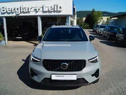 Vapour grey Gebraucht 2024 Volvo XC40 Plus SUV | 39.990 € (Fairer Preis)