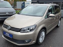 Beige Gebraucht 2015 VW Touran Cup Van / Kleinbus | 8.899 € (Fairer Preis)