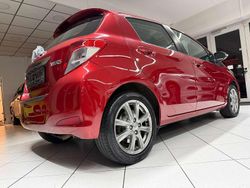 Rot Gebraucht 2012 Toyota Yaris Club Limousine | 7.499 € (Etwas zu teuer)