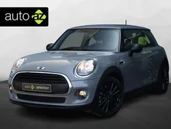 Grau Gebraucht 2017 Mini ONE Business Kleinwagen | 11.000 € (Etwas zu teuer)