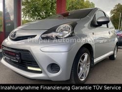 Silber Gebraucht 2013 Toyota Aygo Cool Kleinwagen | 4.890 € (Fairer Preis)
