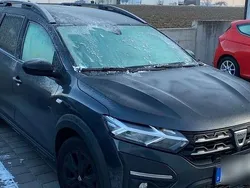 Grau Gebraucht 2022 Dacia Jogger Extreme Kombi | 16.900 €