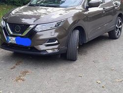 Braun Gebraucht 2018 Nissan Qashqai Tekna SUV | 16.599 € (Fairer Preis)