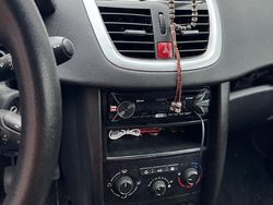 Grau Gebraucht 2008 Peugeot 207 Kleinwagen | 1.800 €