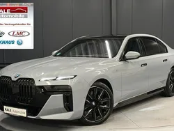 Grau Gebraucht 2023 BMW i7 M Sport Limousine | 87.970 € (Teuer)