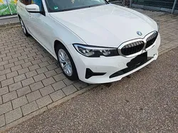 Weiß Gebraucht 2020 BMW 320 Limousine | 21.600 € (Fairer Preis)