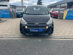 Schwarz Gebraucht 2017 Hyundai i10 Passion Plus Kleinwagen | 8.999 € (Fairer Preis)