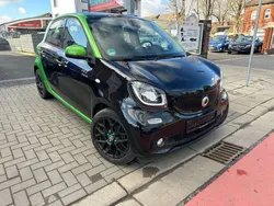 Grün Gebraucht 2017 Smart ForFour Electric Drive Limousine | 8.950 € (Fairer Preis)