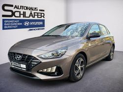 Silky bronze / met Gebraucht 2021 Hyundai i30 Edition 30 Limousine | 16.780 € (Fairer Preis)