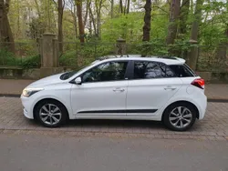 Weiß Gebraucht 2016 Hyundai i20 Turbo Kleinwagen | 7.000 € (Guter Preis)