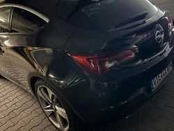 Schwarz Gebraucht 2015 Opel Astra GTC Limousine | 7.500 € (Fairer Preis)