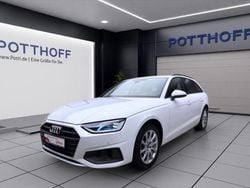 Weiss Gebraucht 2023 Audi A4 Ambiente Kombi | 31.750 € (Guter Preis)