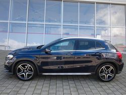 Blau Gebraucht 2016 Mercedes GLA220 AMG line SUV | 20.590 € (Etwas zu teuer)