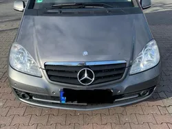 Grau Gebraucht 2011 Mercedes A180 Limousine | 5.499 € (Teuer)