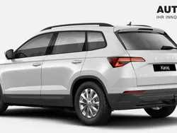 Moonweiß perleffekt Neu 2025 Skoda Karoq Selection SUV | 37.300 € (Fairer Preis)