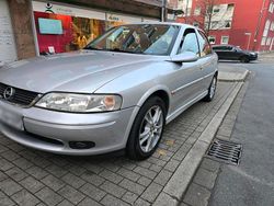 Silber Gebraucht 2001 Opel Vectra Limousine | 2.000 € (Fairer Preis)