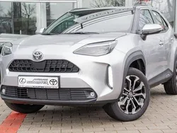 Silber Neu 2025 Toyota Yaris Cross Team SUV | 27.860 € (Guter Preis)