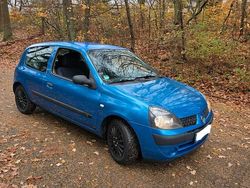 Blau Gebraucht 2003 Renault Clio II Kleinwagen | 1.499 € (Fairer Preis)