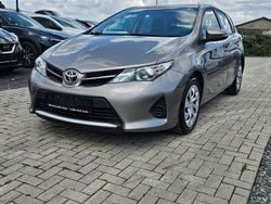 Avant garde bronze Gebraucht 2013 Toyota Auris Cool Limousine | 7.950 € (Fairer Preis)
